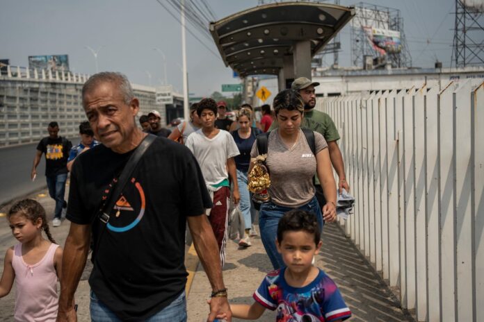 Los-cubanos-deportados-por-Trump-a-Mexico-afrontan-un-destino.jpg