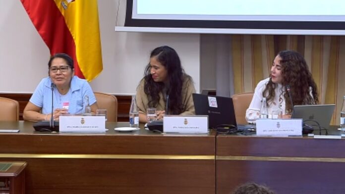 Mujeres-solicitantes-de-asilo-cuentan-en-el-Congreso-las-trabas.jpg