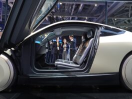 ¿Qué es Tesla? Lo que más le convenga a Elon Musk en cada momento